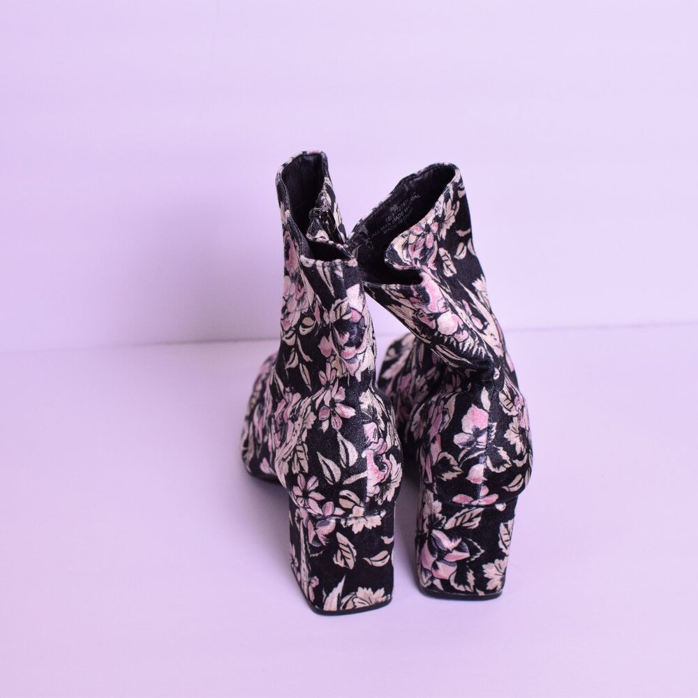 Vintage Cato Women's Coquette Black Velvet Floral Chunky Heel Ankle Boots Size 9 - Picture 7 of 8